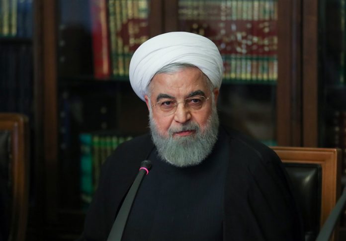 روحانی: تا پایان سال 1500 زمین چمن مصنوعی در اختیار مردم قرار می گیرد