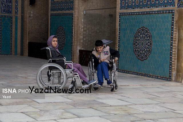 بازدید دانش‌آموزان دارای معلولیت حرکتی از بافت تاریخی یزد
