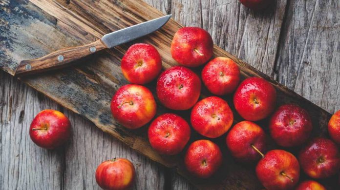 آیا خوردن سیب عوارض جانبی دارد؟